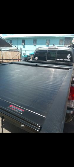 2020 Tacoma 5ft roll n lock bed cover