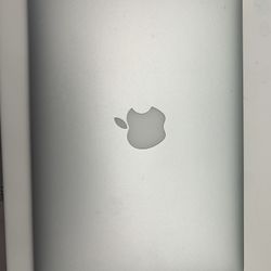 Apple MacBook Air 11 inch/2015. Perfect condition. PRICE NEGOTIABLE.