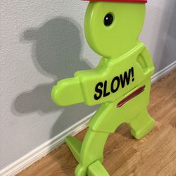 Step2 Kid Alert! Green Visual Warning Signal Safety Guy, 32" Tall Safety Notice Sign