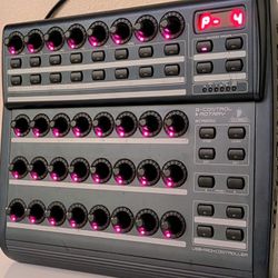 Behringer BCR2000 Midi Controller