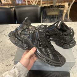 Runners (Black) Size 9 Mens