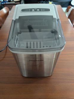 Frigidaire Countertop lce Maker Compact Machine Works Great