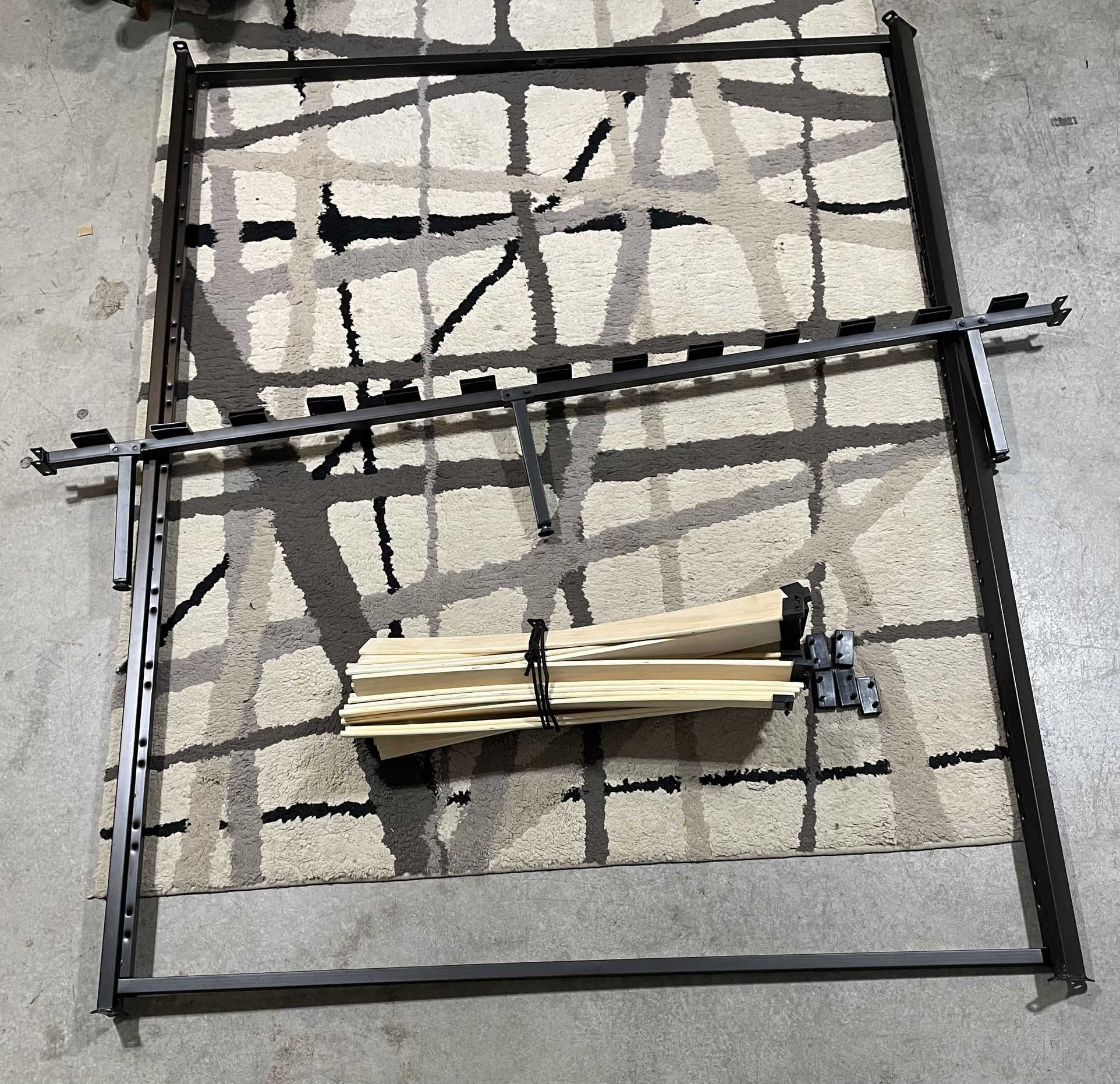 Queen size Slat Bed With Frame