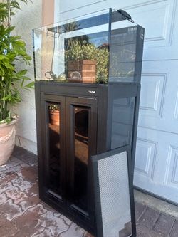 Innovative Marine 20 gal with APS Stand