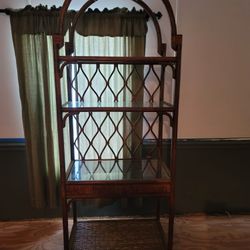 Wicker entertainment.