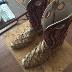 Ariat boots size 10.5