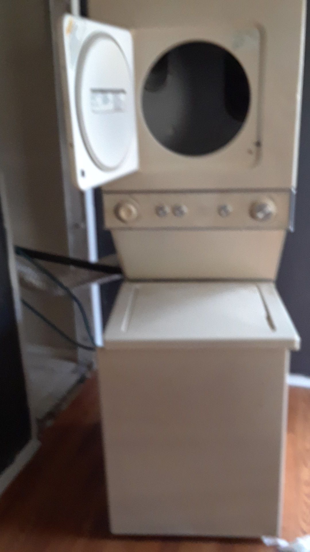 Kenmore stackable washer/dryer works. 350.