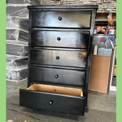 5 drawers dresser / Five drawers dresser