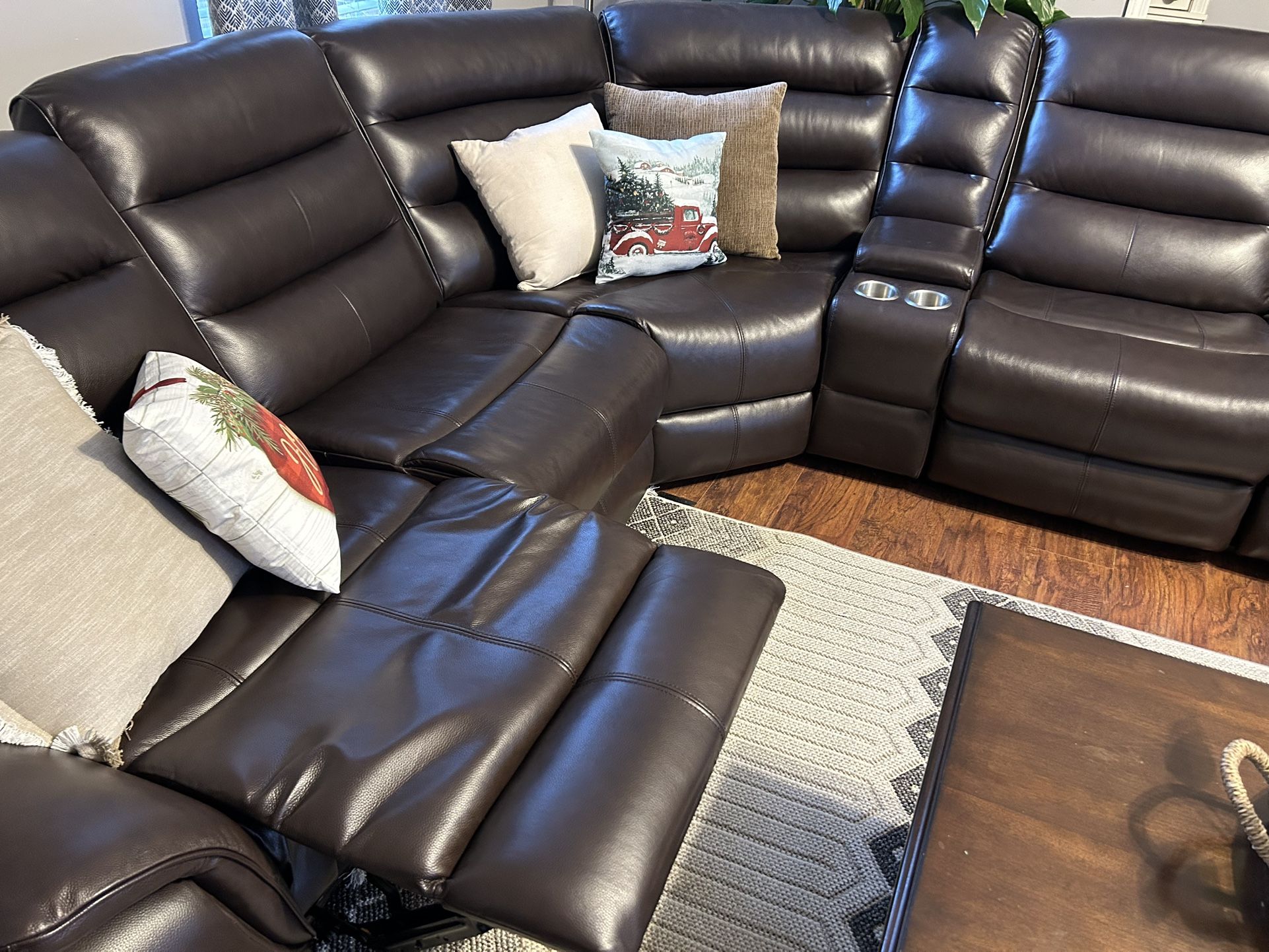 Brown Leather Sectional ( Like New)