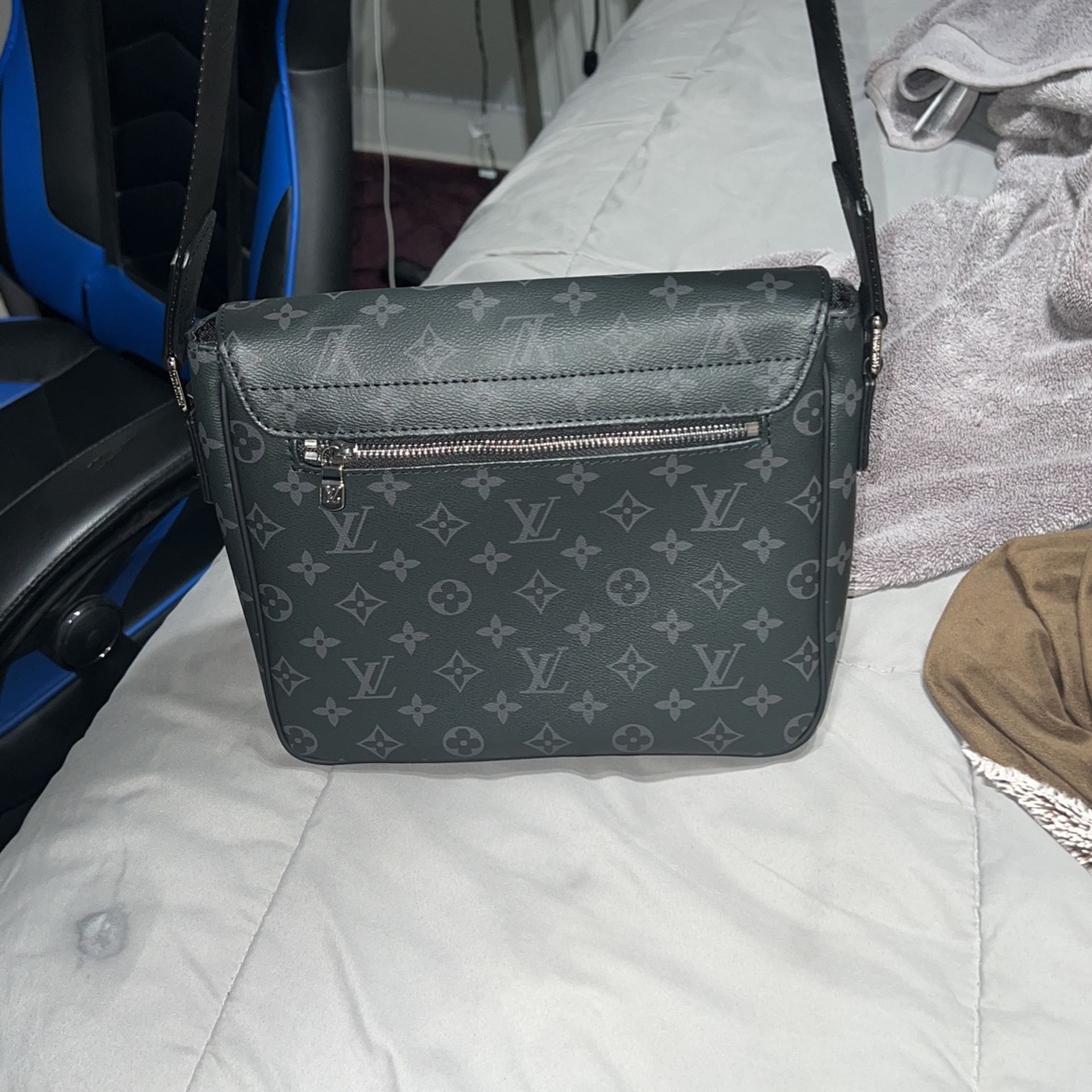 Louis Vuitton Scala Crossbody/pouch for Sale in La Habra Heights, CA -  OfferUp