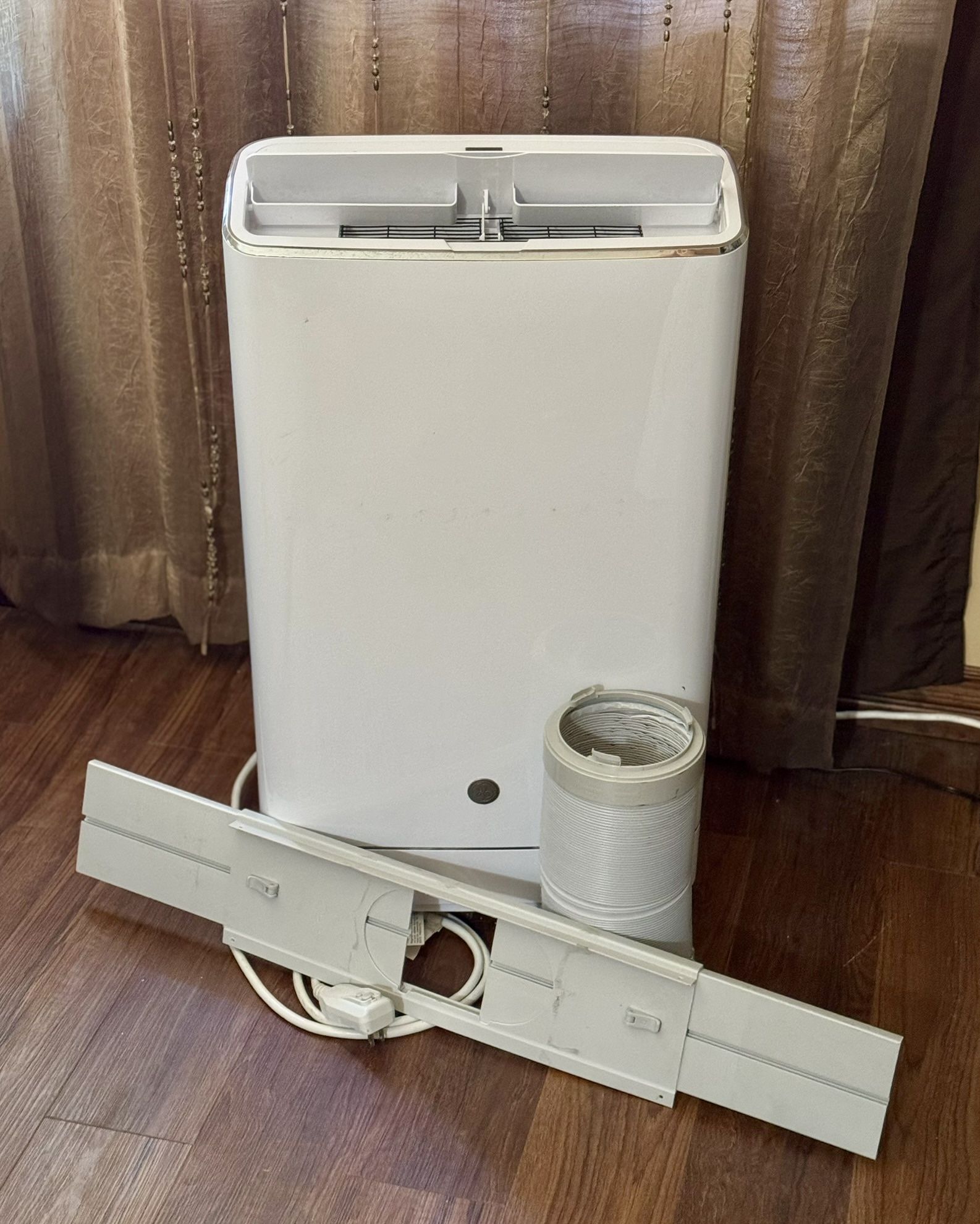 GE 3-in-1 Portable Air Conditioner – 13,500 BTU