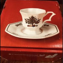NEW Vintage Nikko Christmas Time Coffee Cups and Saucers,