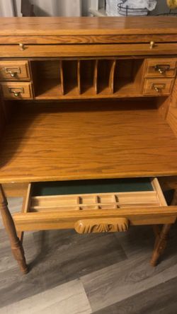Roll top wood desk