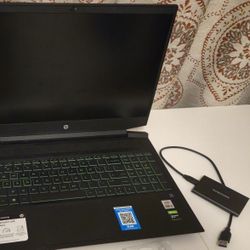 HP Pavilion Gaming Laptop 16-a0032dx 8gb ram , 1tb SSD, and Xbox controller