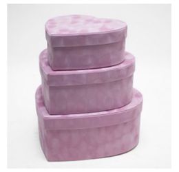 Pink Velvet Heart Shaped Box Set of 3/ Juego de 3 cajas en forma de corazón de terciopelo rosa