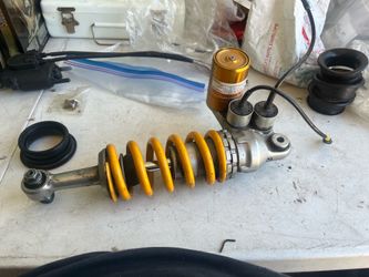 Yamaha R1 strut shock