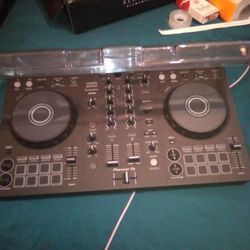 Pioneer DJ Mixer 