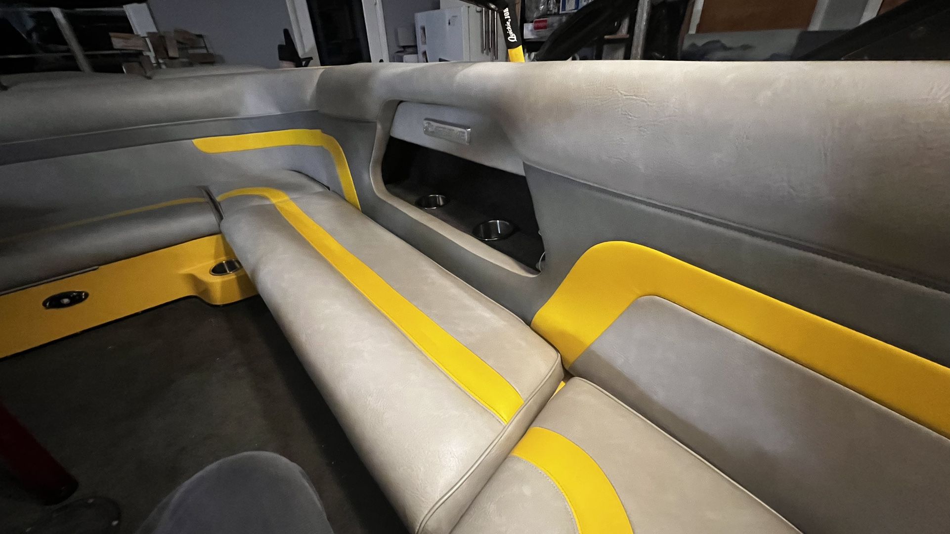 2002Supreme Vpro Sky 21' open bow.