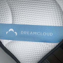 12” Queen Mattress-Dreamcloud Premier Hybrid (Like New)