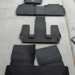 Cadillac Xt6 Weathermats. (missing Passenger Side Front)
