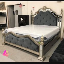So Chic Mirror Tufted Velvet Queen Bed ✅ Brand  New 💥 