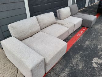 Comfortable Modular 6 Piece Sectional Couch