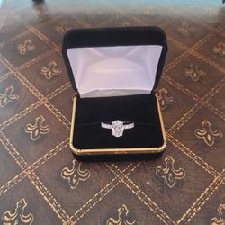 14 K W 2CT OVAL LAB DIAMOND RING