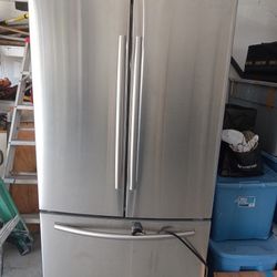 Samsung Stainless Steel Refrigerator 