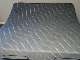 King Sven & Son Adjustable Bed + 14” Hybrid Mattress, Excellent Condition