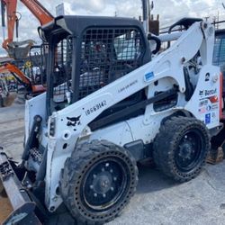 2017 Bobcat S740 - 2,800 # Pound Skid Steer