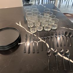 “Modern Minimalist Kitchen Bundle – Black Flatware + Plates + Glasses