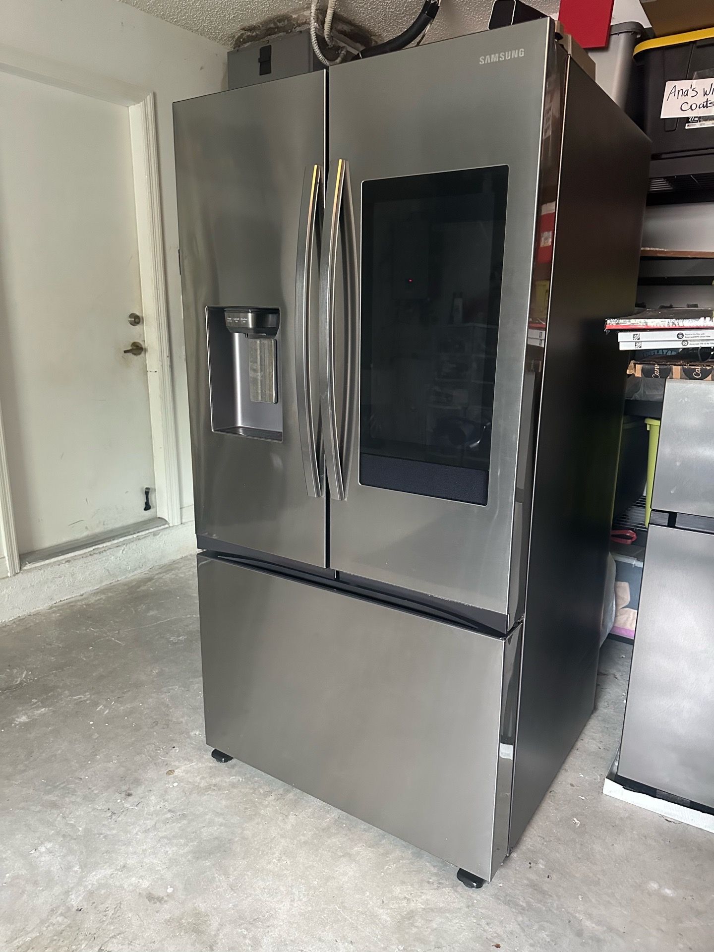 Samsung Family Hub refrigerator (does not freeze)