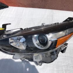 2017-2018 Mazda 3 Headlight Halogen Left Driver Side