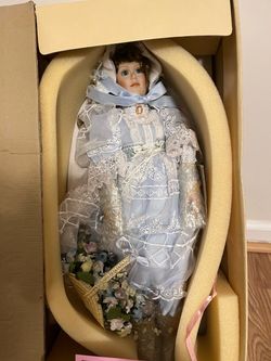 NEW VINTAGE GORHAM DOLL WITH PAPERS. #436. ORIGINAL BOX.  GORGEOUS DETAILS. NEVER OPENED!!  BEST OFFER. (NOT FREE!!!)