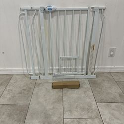 Wide Pet Gate / Baby Gate with Pet Door - Fits Openings 29” - 36.5”