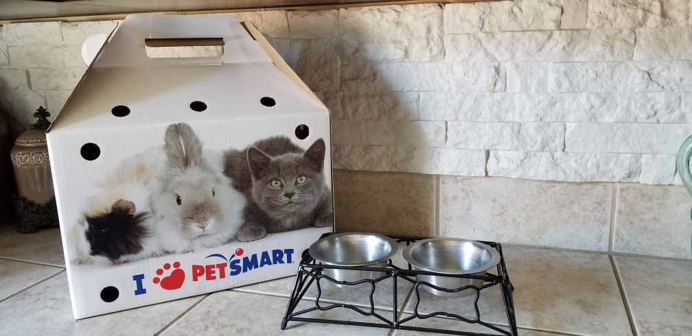 Temp. Pet Carrier And Pet Feeding Dish Set