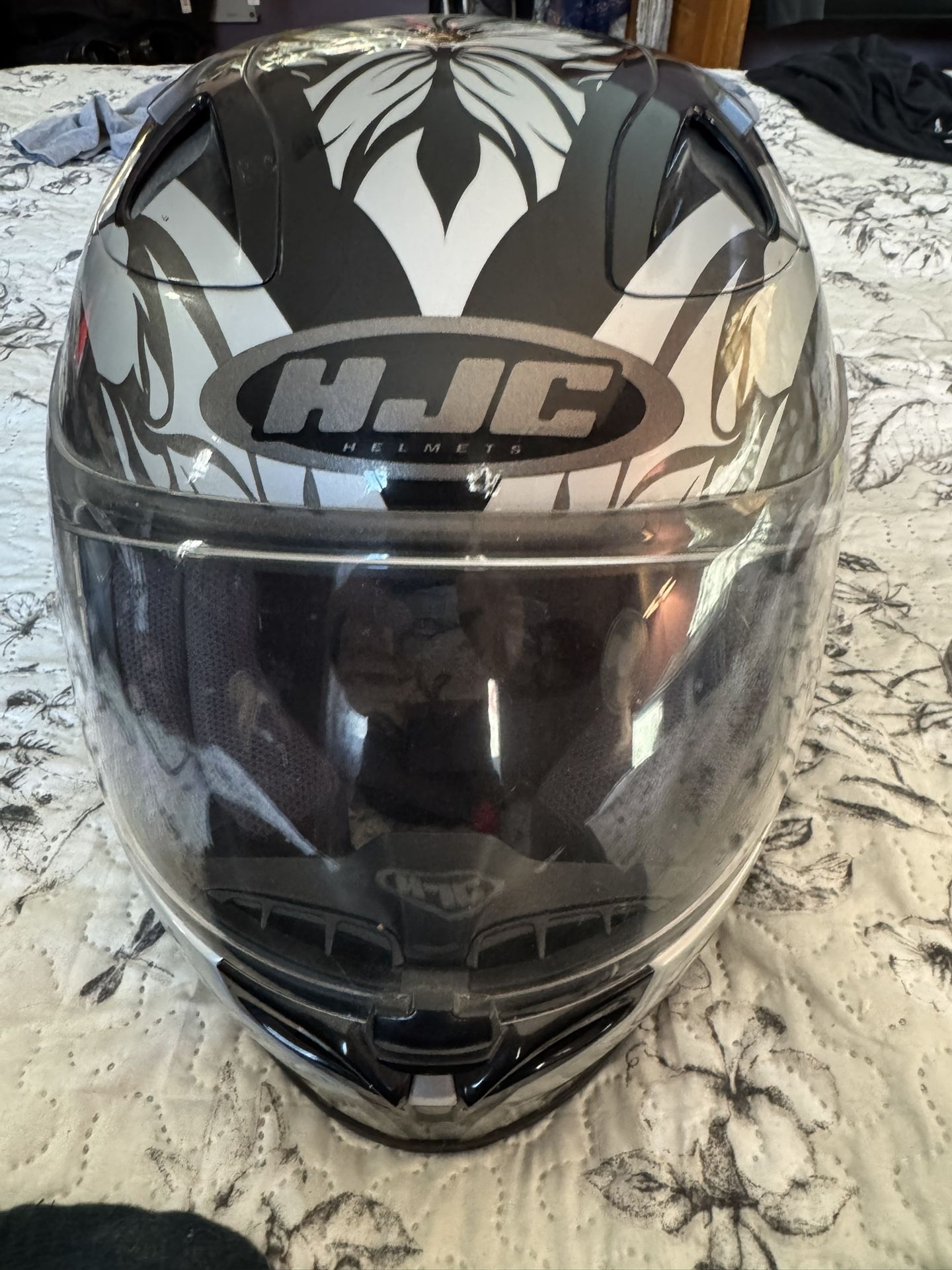 HJC WOMENS HELMET