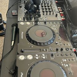 DJ Equipment 