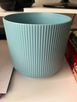 Plant pot
