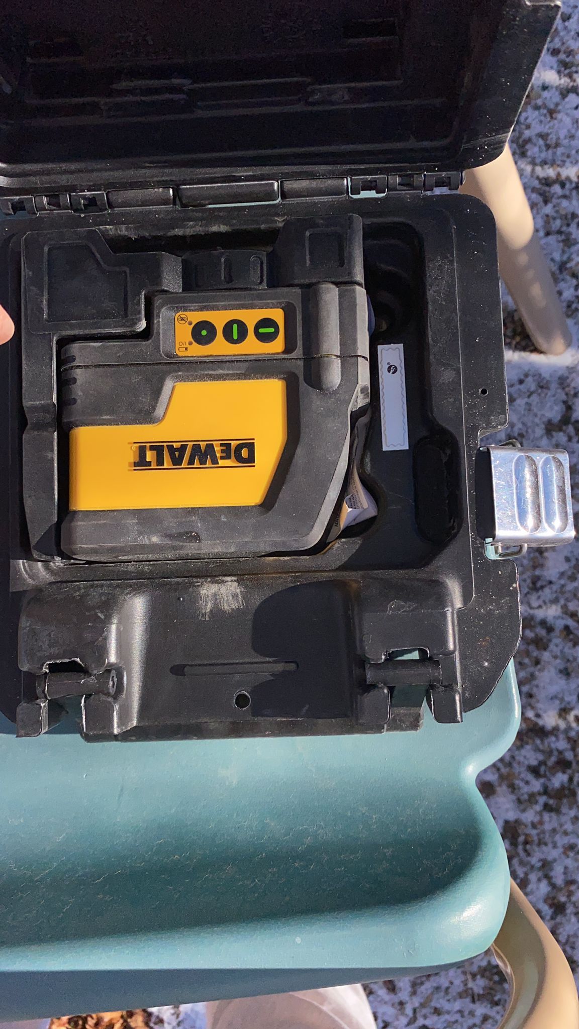 DEWALT LASER LEVEL, CROSS LINE AND SPOT