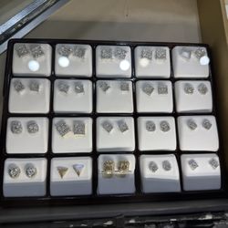 10Kt Gold Diamond Earrings For Sale 
