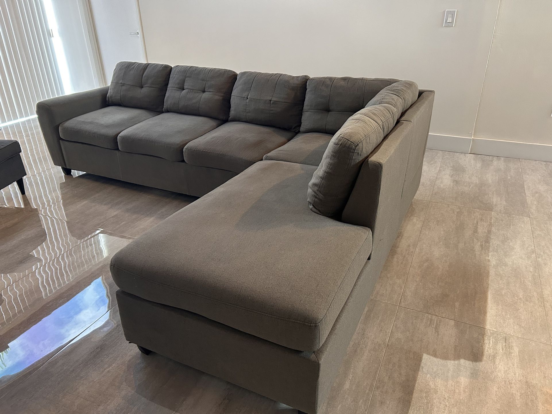L Sectional Couch With Ottoman