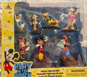 Mickey and Friends deluxe figure set