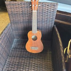 Mitchell Natural Ukulele