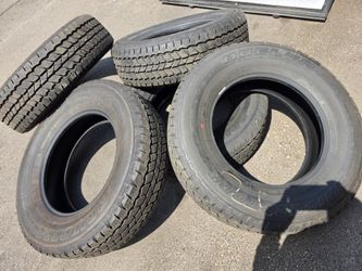 255/70/r18 Bridgestone dueler all-terrain set off 5