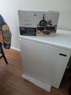 Deep freezer