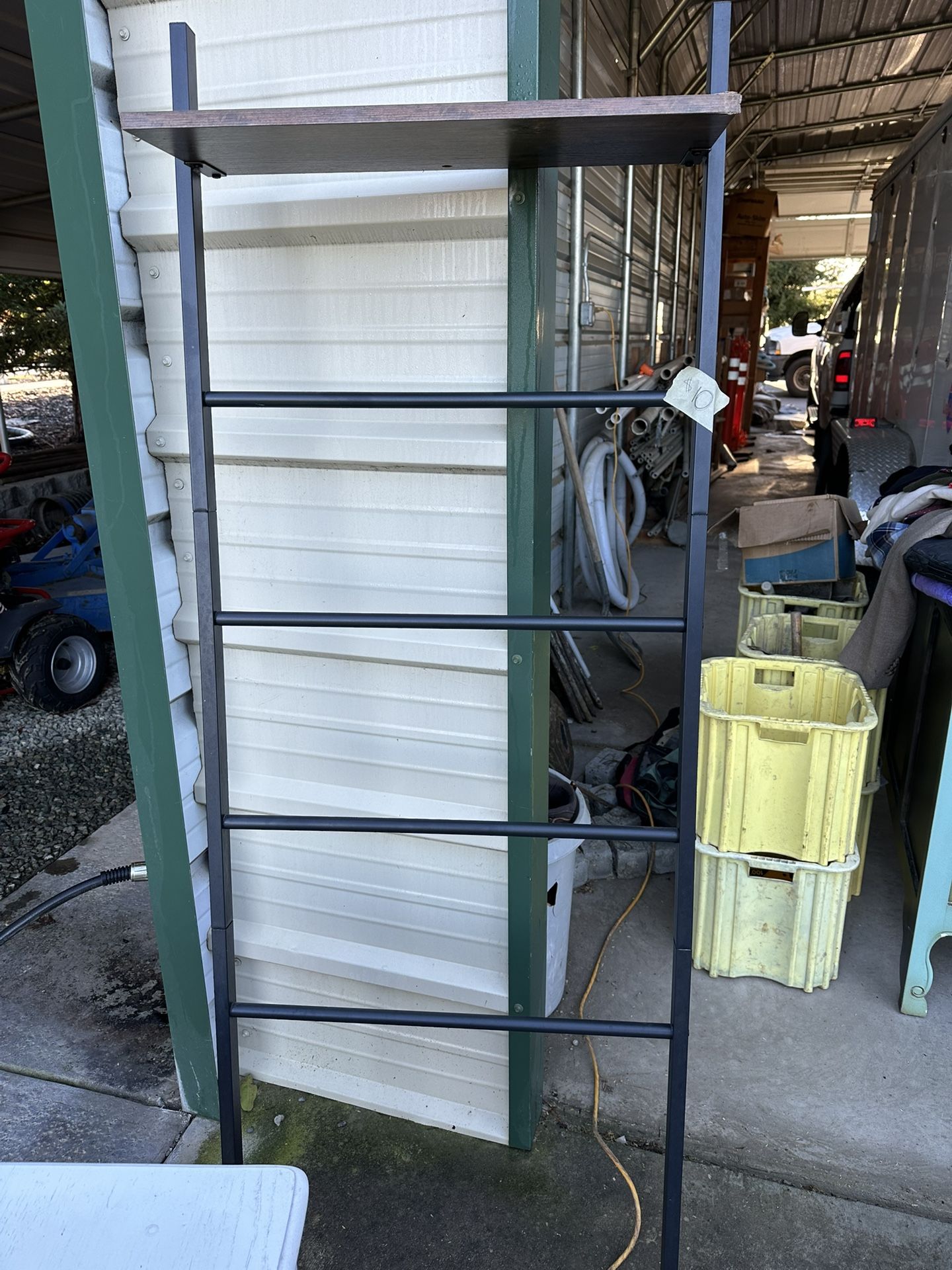 Leaning Shelf