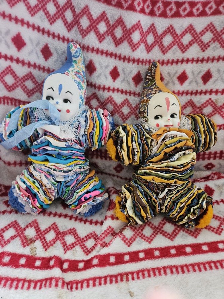 2 Small Clowns