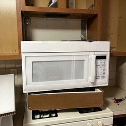 Free- Above Oven Microwave With Exhaust Fan 