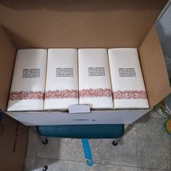 Servilletas Con Decoracion. 8 Package. $12